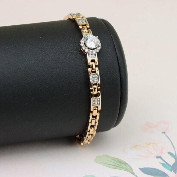 "Rose Gold Bracelet with Sparkling Centerpiece & Link Detailing, XPBL0830 - Picture 3 of 12